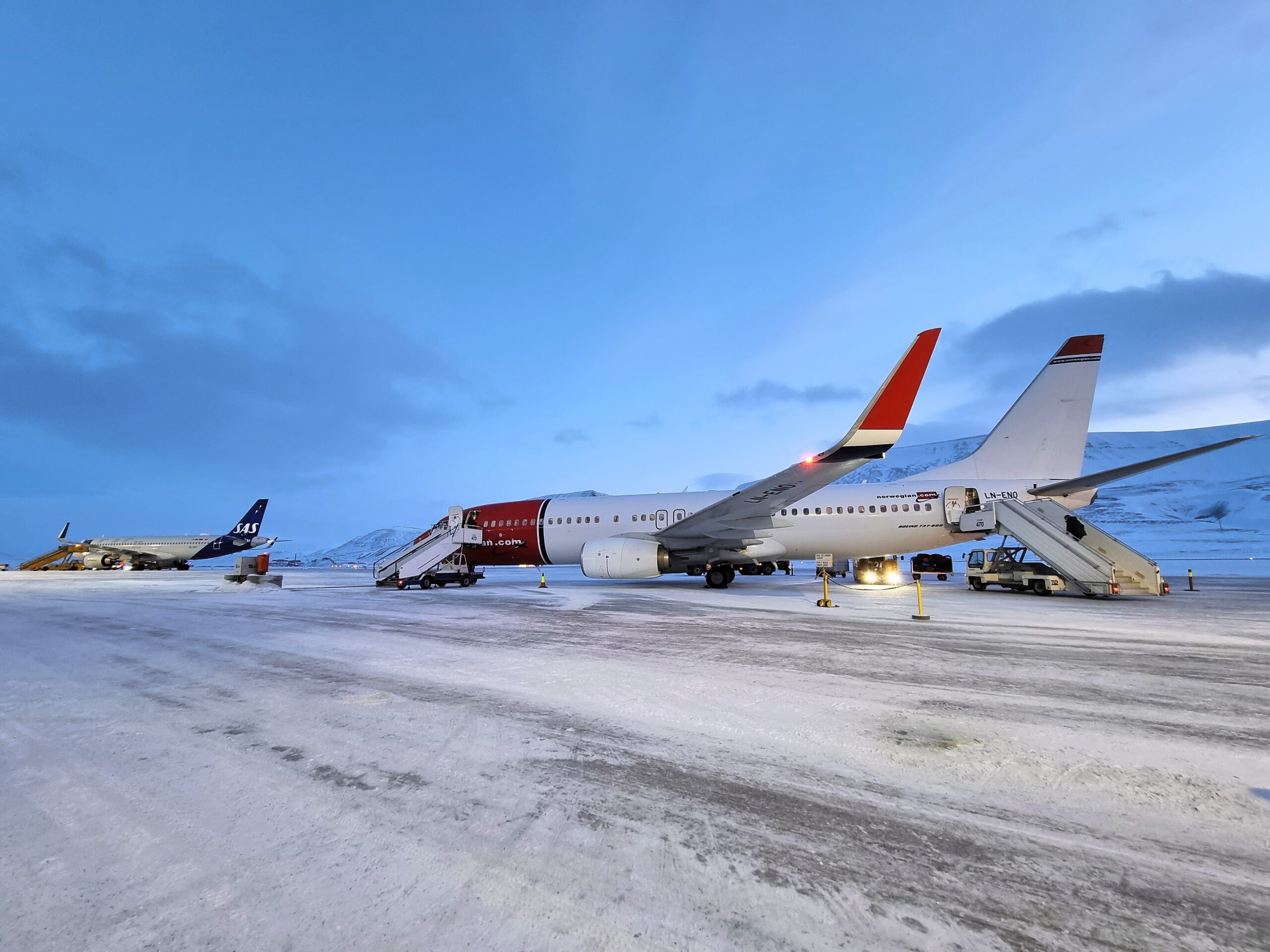 スヴァールバル空港、ノルウェー・エアシャトル航空機