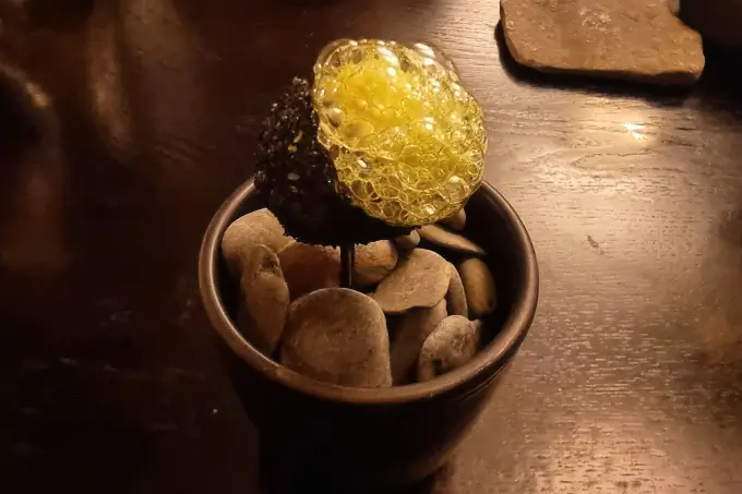 Husetで提供されたタラバガニのロリポップ