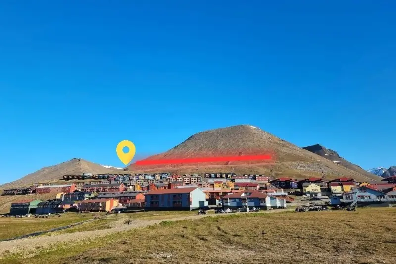 ロングイェールビーン郊外にあるSukkertoppenの山