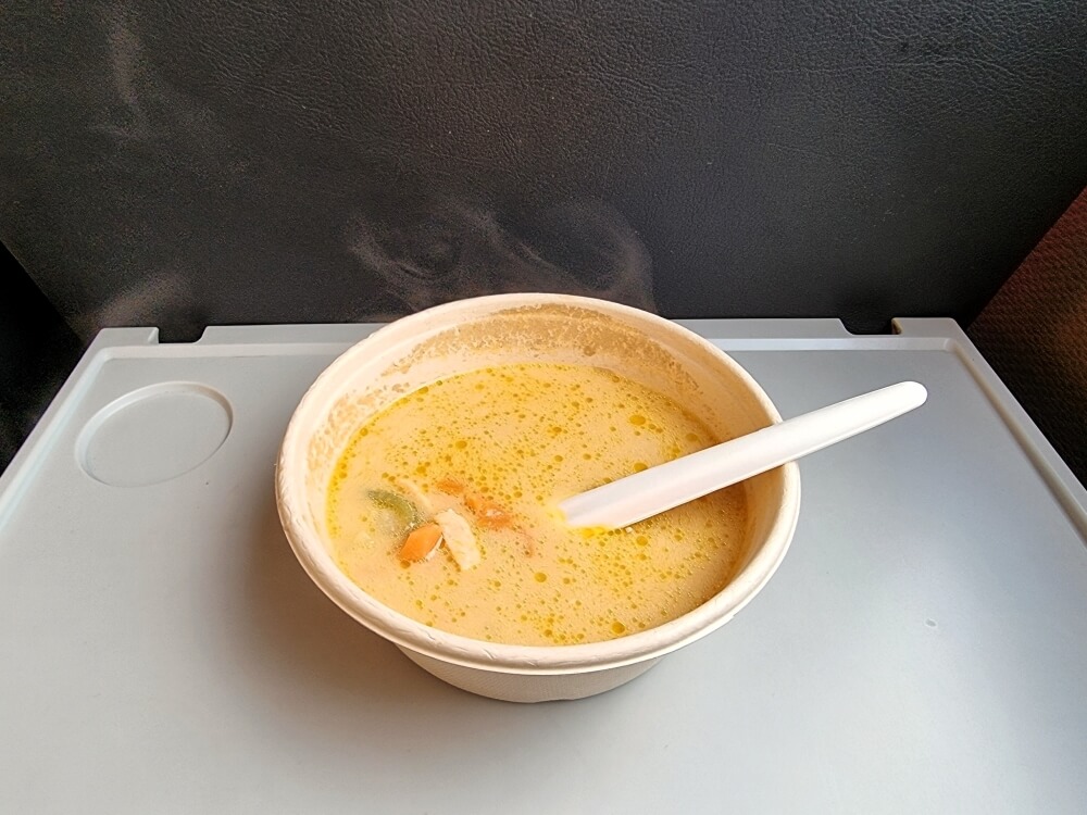 サーモンと野菜のスープ