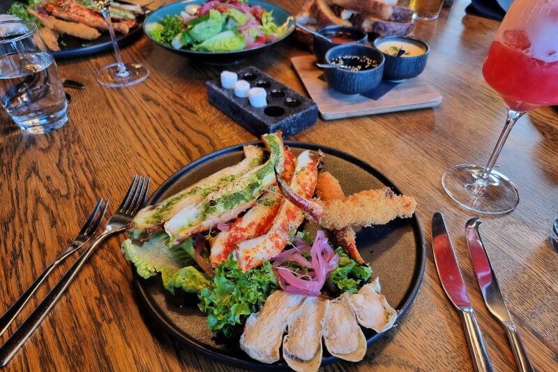 ロングイェールビーンにあるFunken Lodge レストランで実際に食べたカニ料理