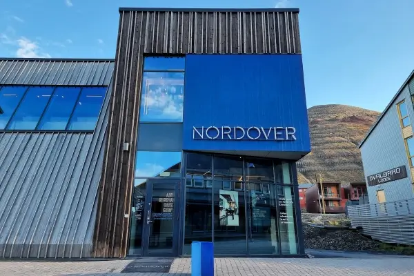 ロングイェールビーン街中にあるNordover（アートギャラリー）の外観