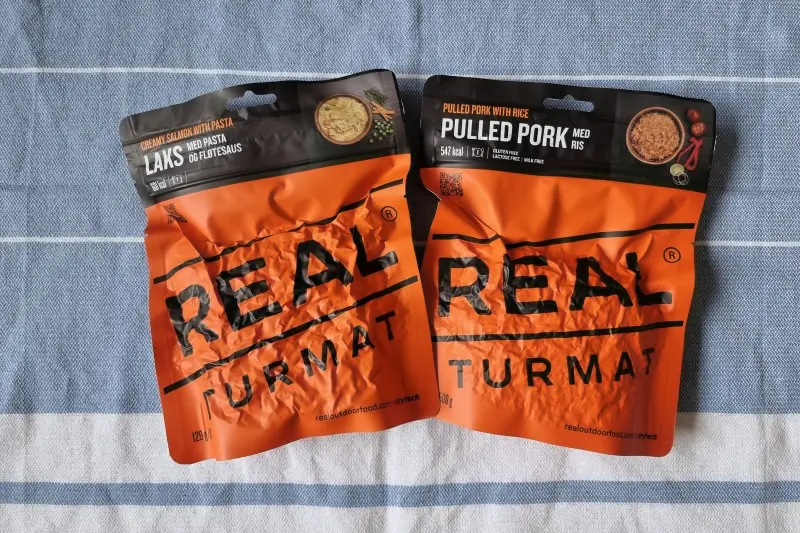 昼食に持参したREAL Turmatのプルドポークとサーモンパスタ